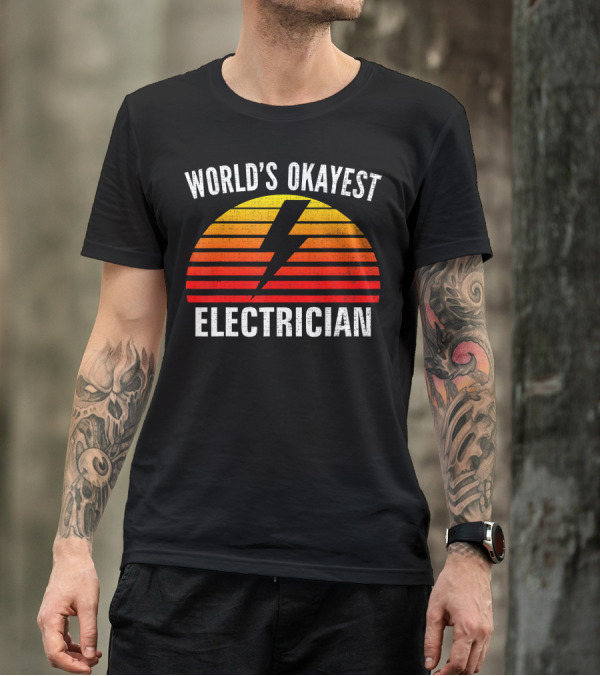 World's Okayest Electrician Retro Vintage Lightning Bolt Sun Stripes T-Shirt