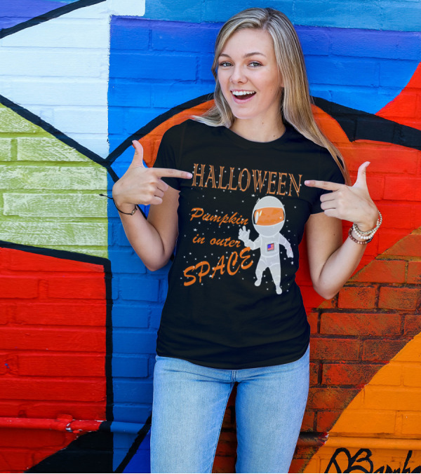 Halloween Pumpkin In Outer Space Astronaut T-Shirt