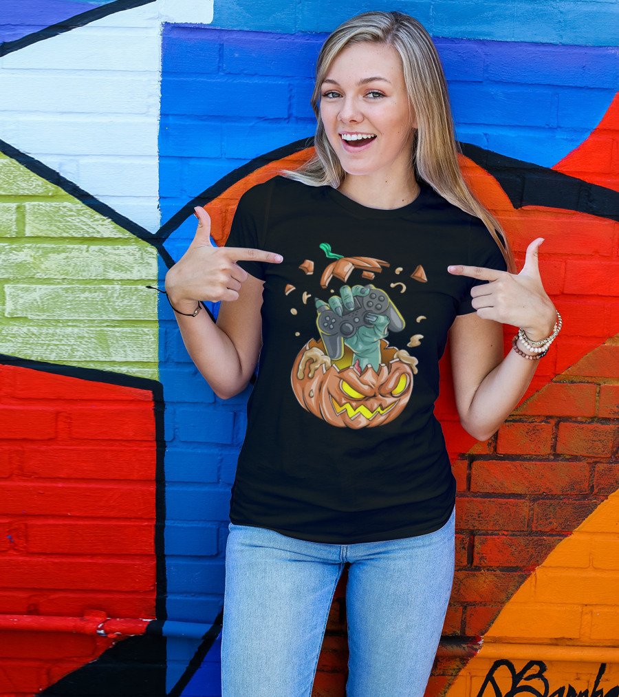 'Gamer Pumpkin Zombie Hand Holding Game Controller Halloween' T-Shirt