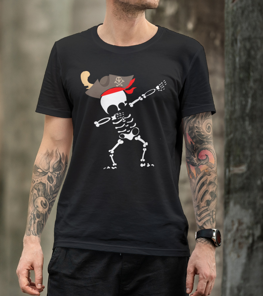 Dabbing Skeleton In Pirate Hat With Skull And Crossbones T-Shirt