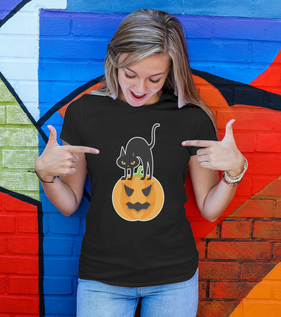 Halloween Black Cat On Jack-o'-Lantern Pumpkin T-Shirt