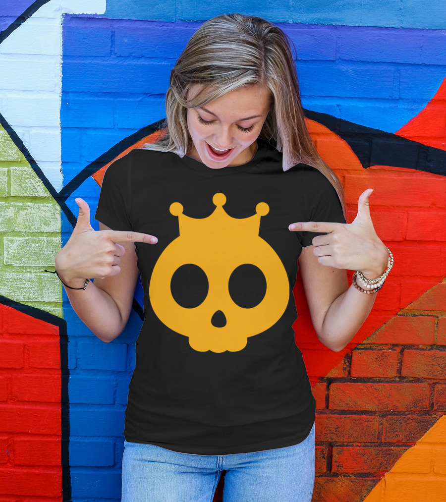 Crowned Skull Icon With Golden Emblem T-Shirt