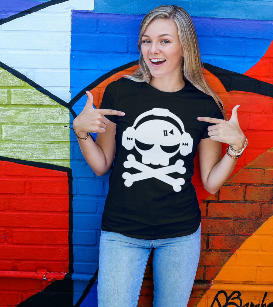 MuJack Skull Headphones Crossbones Audio Symbols T-Shirt