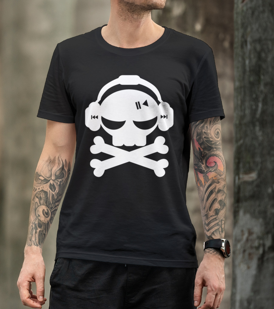 MuJack Skull Headphones Crossbones Audio Symbols T-Shirt