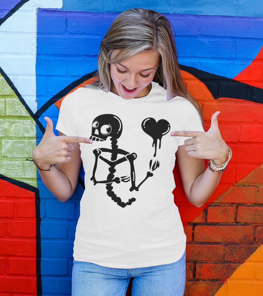 CREEPY SKELETON WITH LOVE HEART DRIPPING BLACK BEANIE EYES T-Shirt