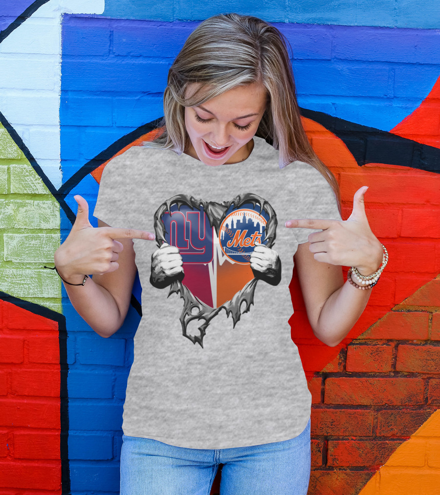New York Giants Mets Heart Rip T-Shirt