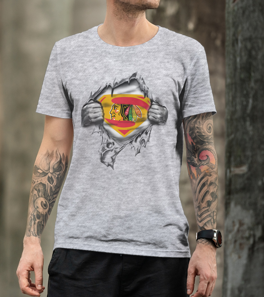 Spmxa022 Superman Logo Chicago Blackhawks Logo Blend T-Shirt