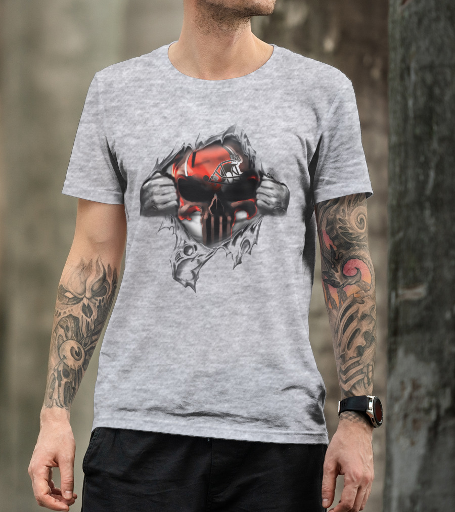 Cleveland Browns Punisher Skull Ripped T-Shirt
