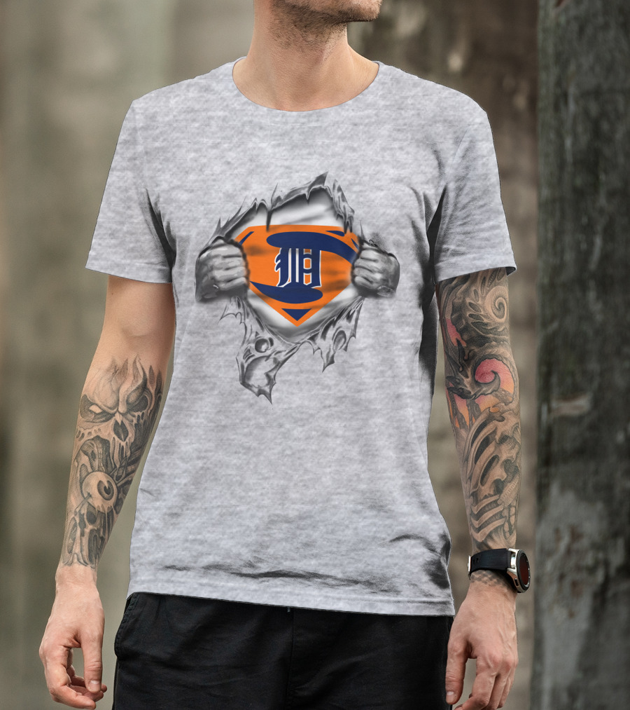 Detroit Tigers Superhero Logo Torn Metal Effect T-Shirt