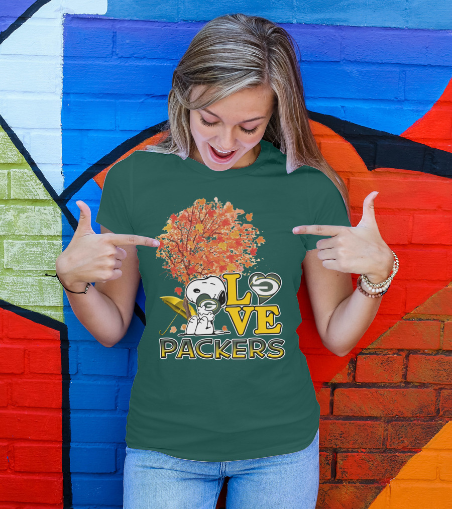 Love Packers Snoopy Green Bay Packers Autumn Tree T-Shirt