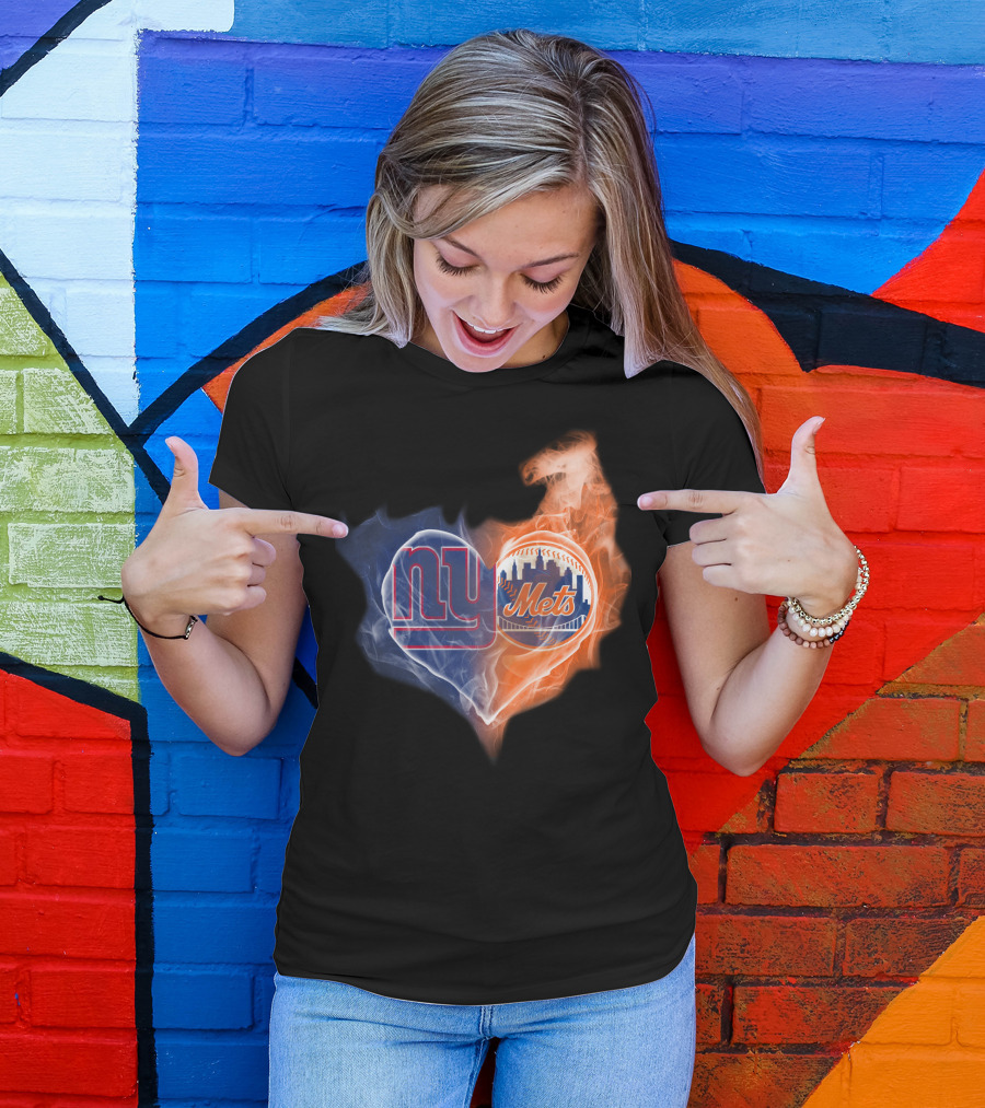 Ny Giants And Mets Heart Shape Smoke Effect T-Shirt