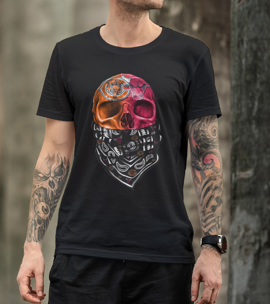 Chicago Bears And Bulls Skull With Bandana T-Shirt