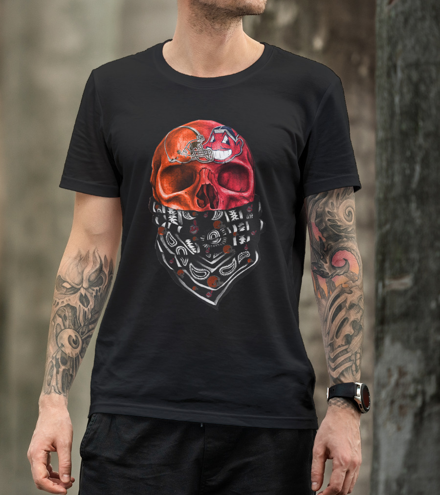 Cleveland Skull Bandana Vintage Style Sports Fan Sku T-Shirt