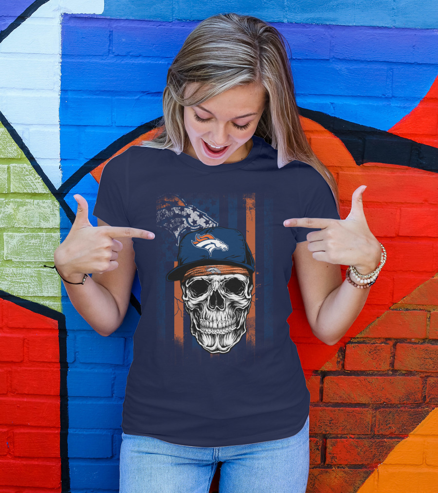 Denver Broncos Skull With Cap And Logo На Тёмно-Синем Фоне T-Shirt