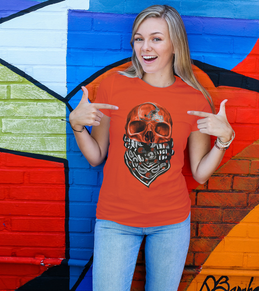 Cleveland Browns Skull With Helmet And Bandana T-Shirt