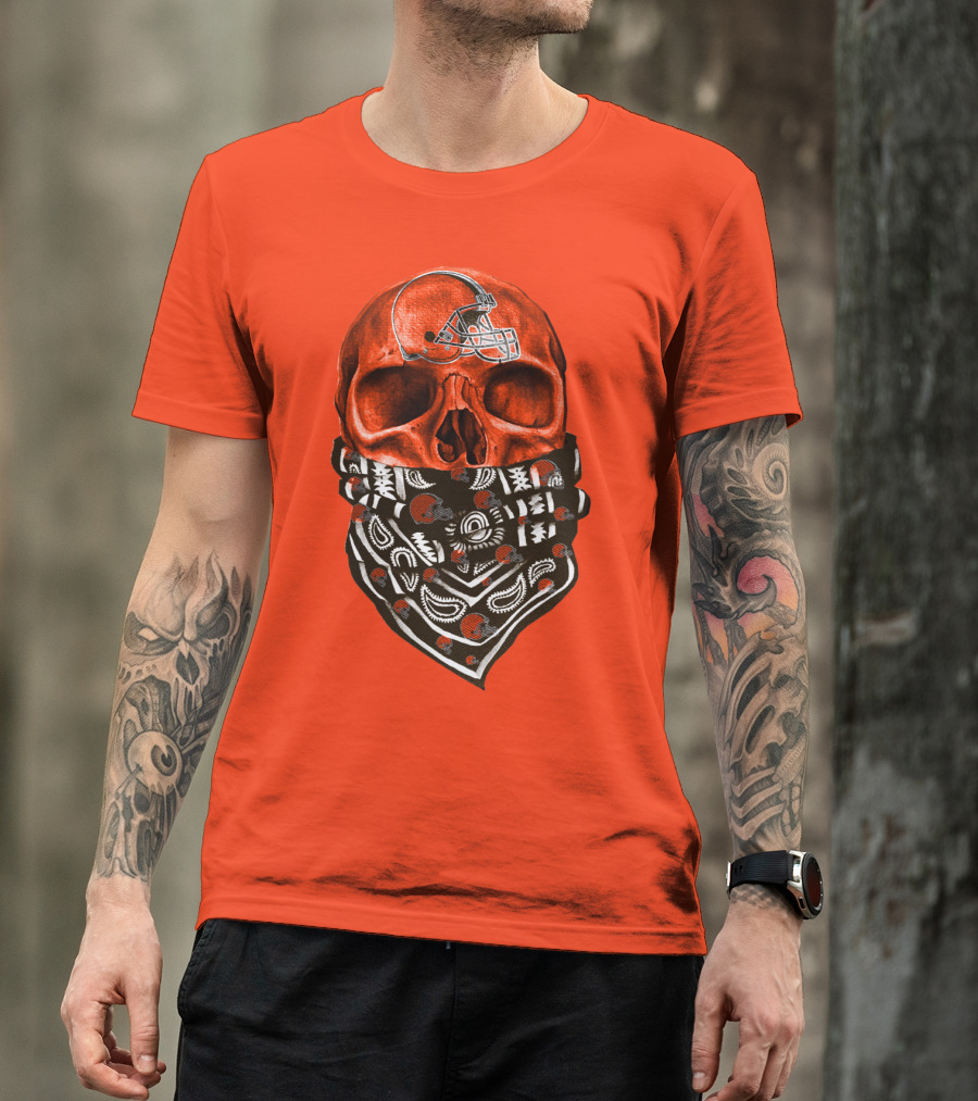 Cleveland Browns Skull With Helmet And Bandana T-Shirt