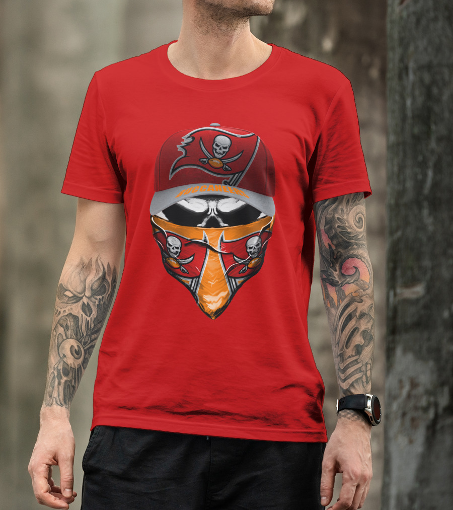 Buccaneers Skull Logo Hat And Bandana Red T-Shirt