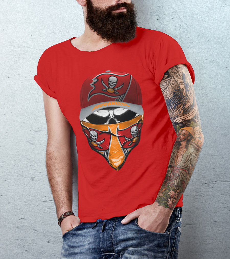 Buccaneers Skull Logo Hat And Bandana Red T-Shirt