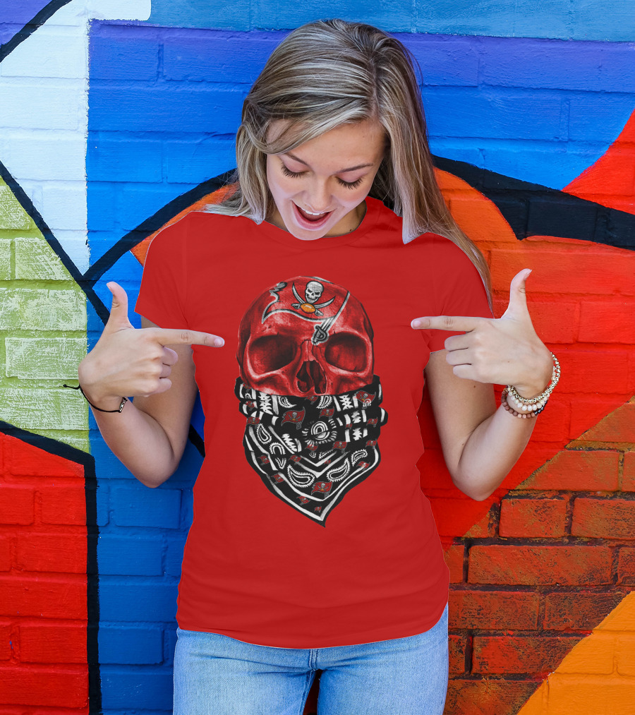 Tampa Bay Buccaneers Skull Bandana T-Shirt