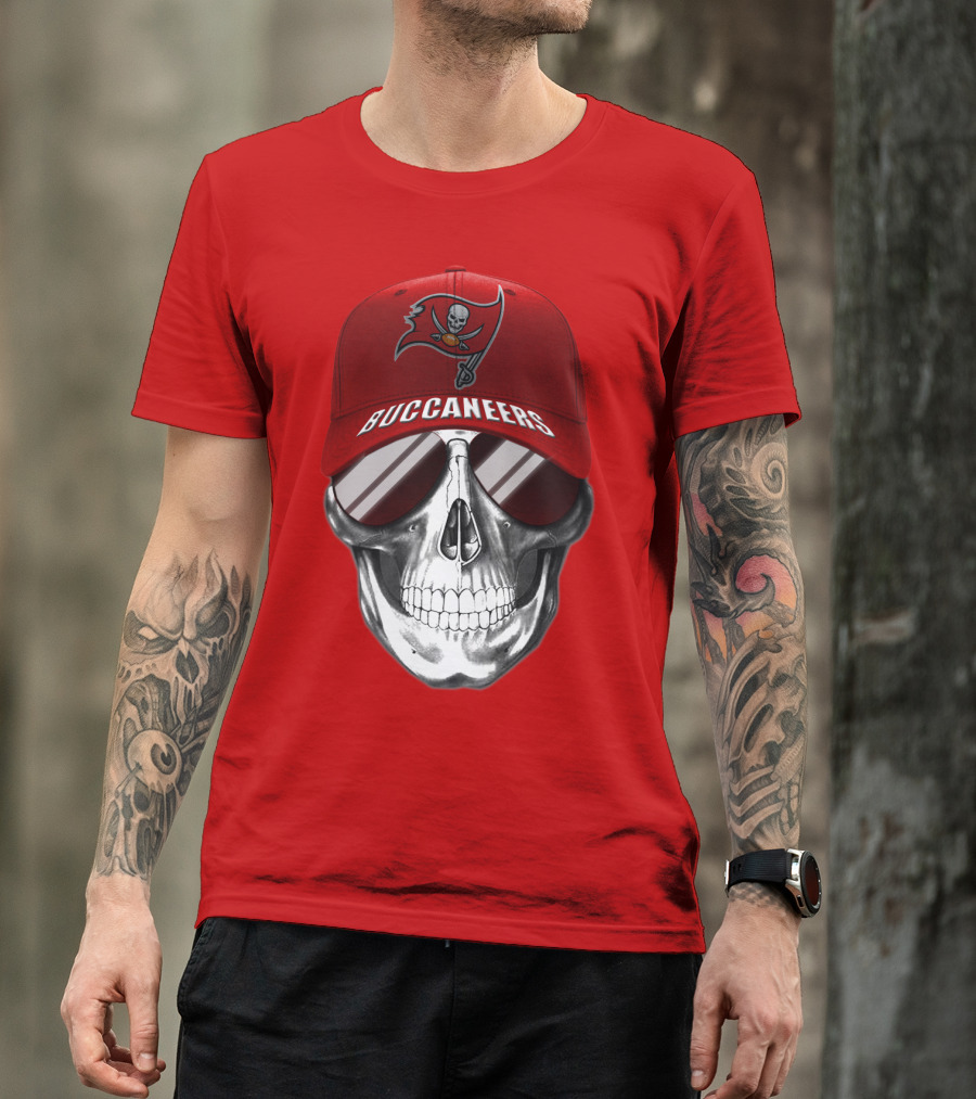 Tampa Bay Buccaneers Skull With Red Cap T-Shirt