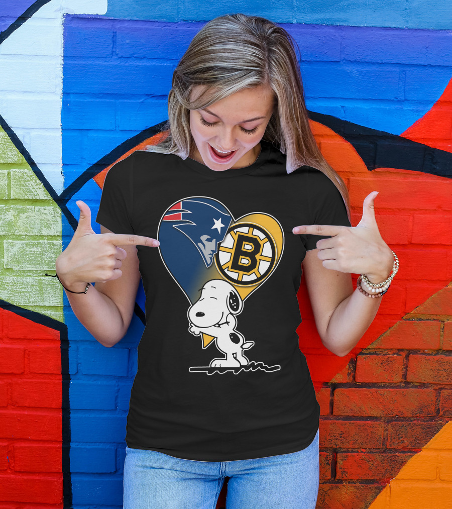 Patriots Bruins Snoopy Heart Hug T-Shirt