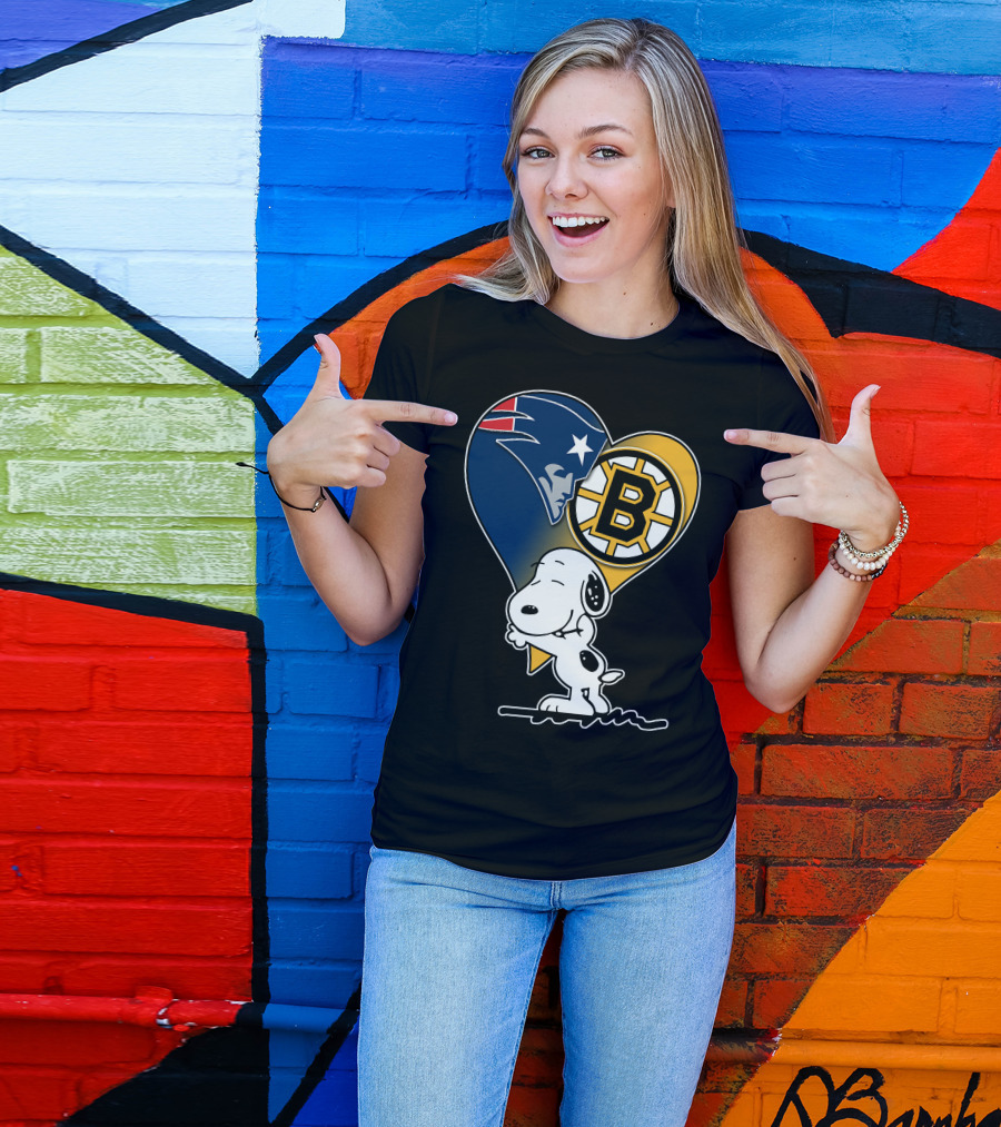 Patriots Bruins Snoopy Heart Hug T-Shirt