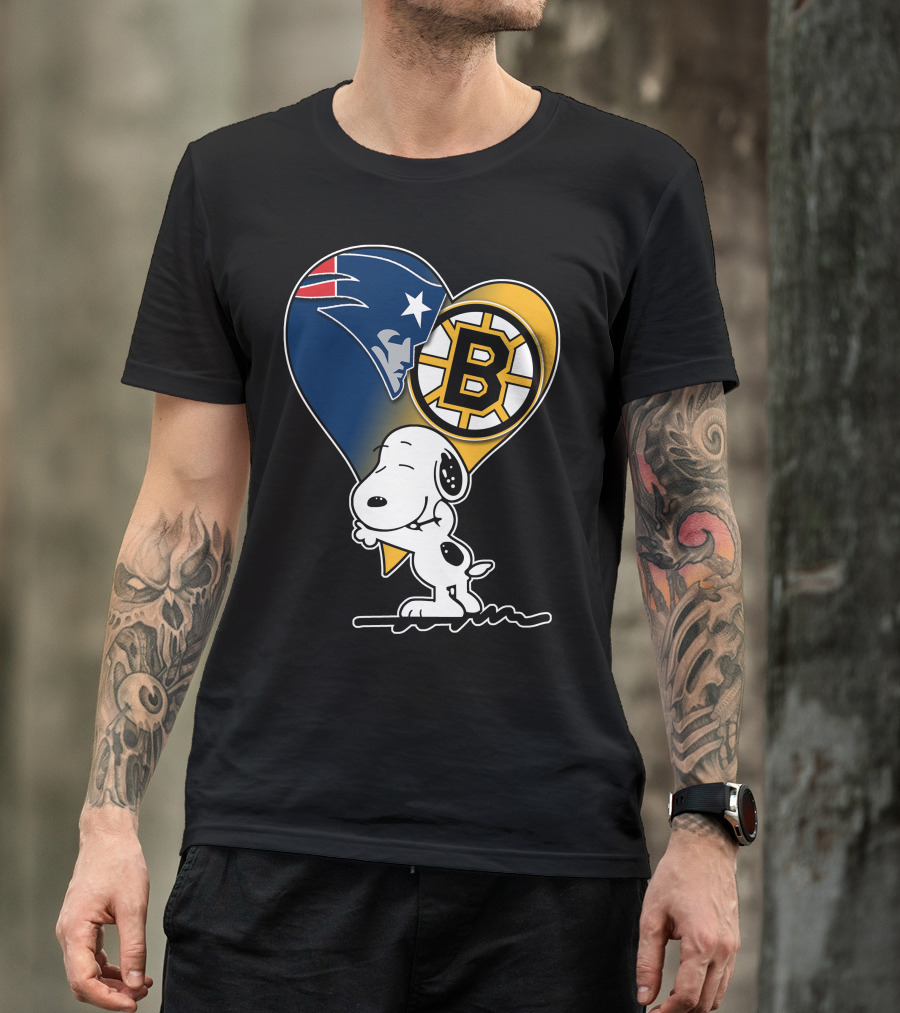 Patriots Bruins Snoopy Heart Hug T-Shirt