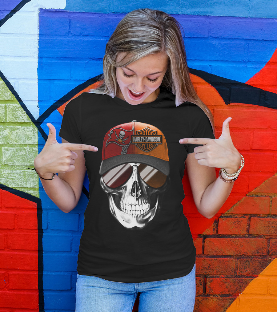 Harley Davidson Motorcycles Skull With Buccaneers Hat Iconic Style T-Shirt
