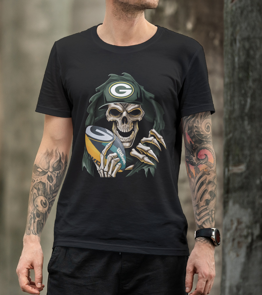 Skull Holding Wilson Football Green Bay Packers T-Shirt