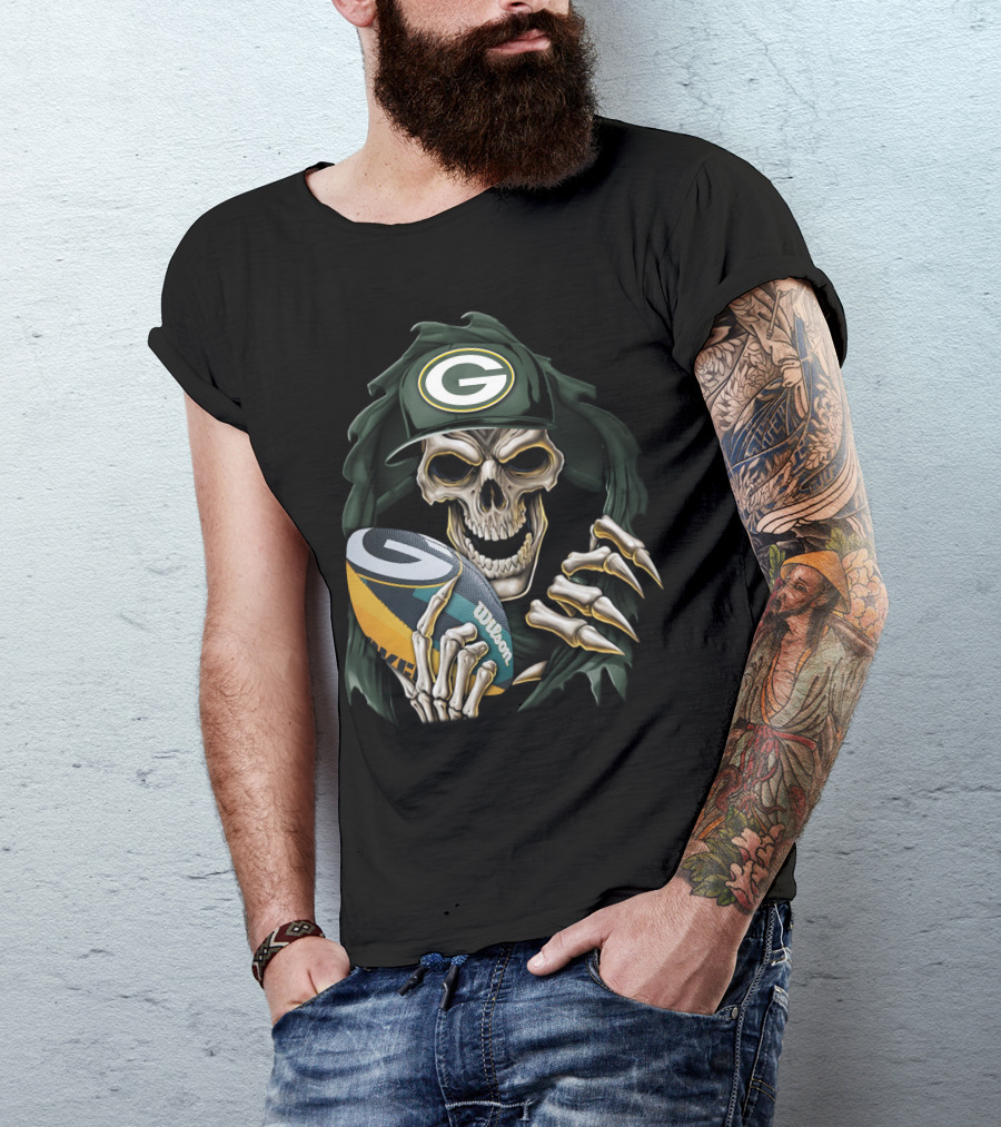 Skull Holding Wilson Football Green Bay Packers T-Shirt