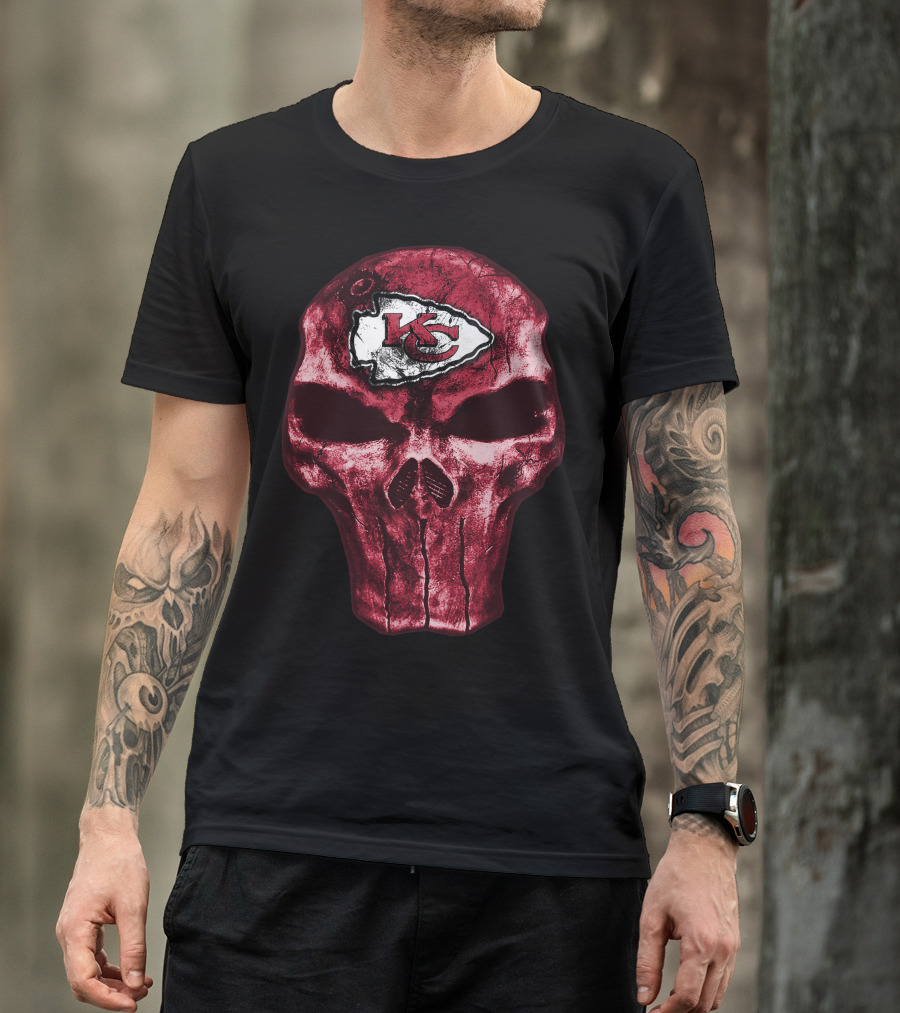 Skull Design Featuring Kansas City Chiefs T-Shirt