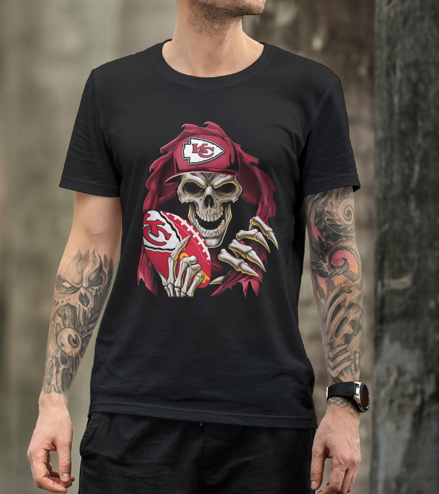 Skullbong Kansas City Chiefs Skeleton Holding Football With KC T-Shirt