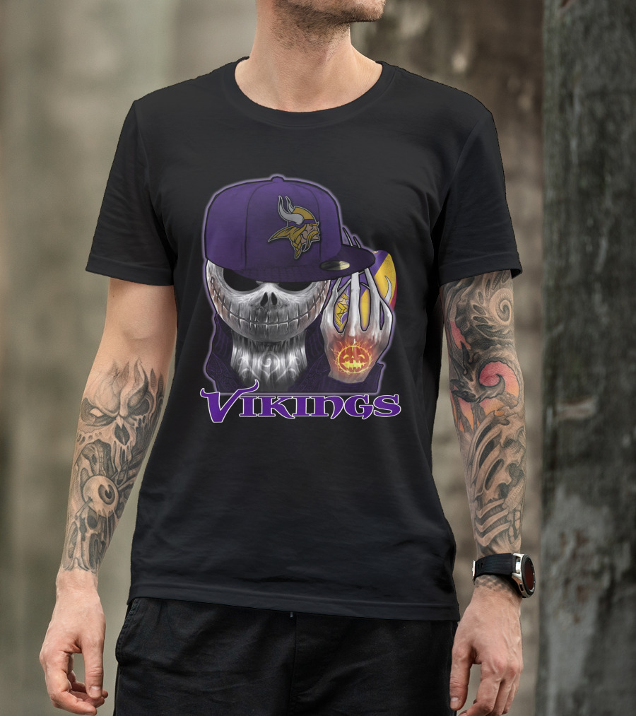 Vikings Skull With Pumpkin And Football In Purple Hat T-Shirt