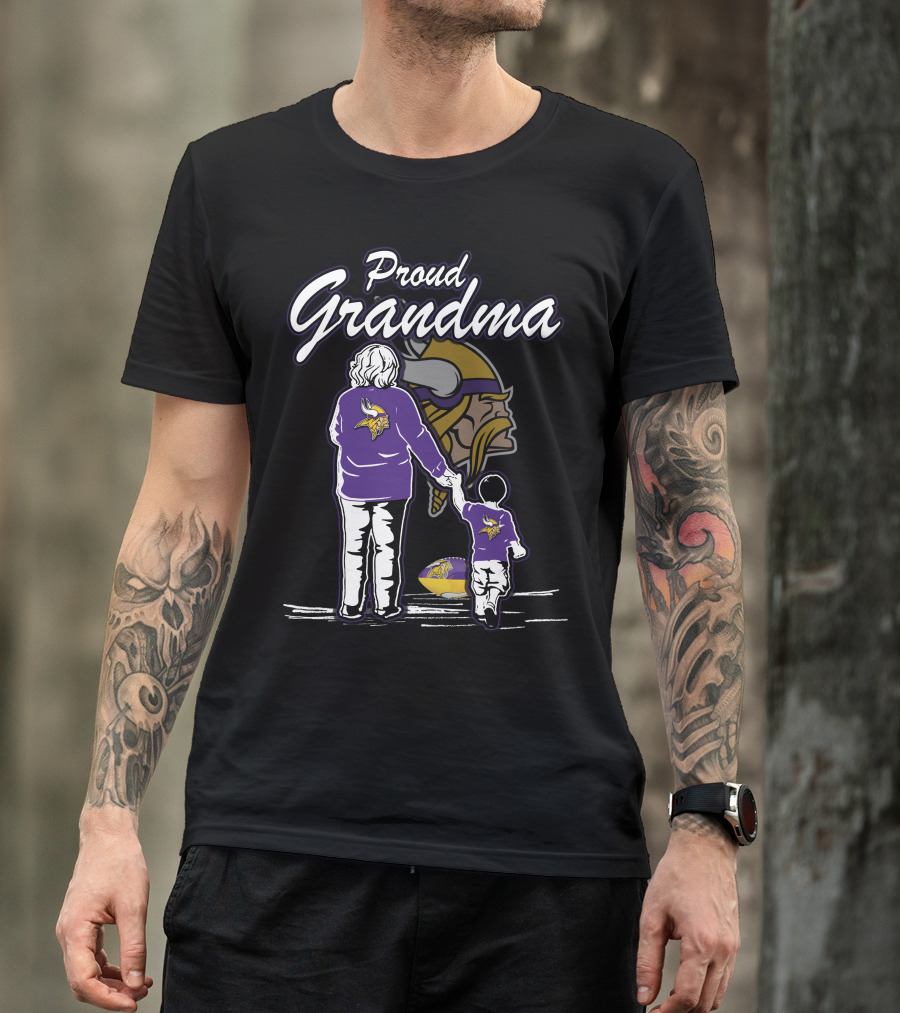 Proud Grandma Minnesota Vikings Family Football Fan T-Shirt