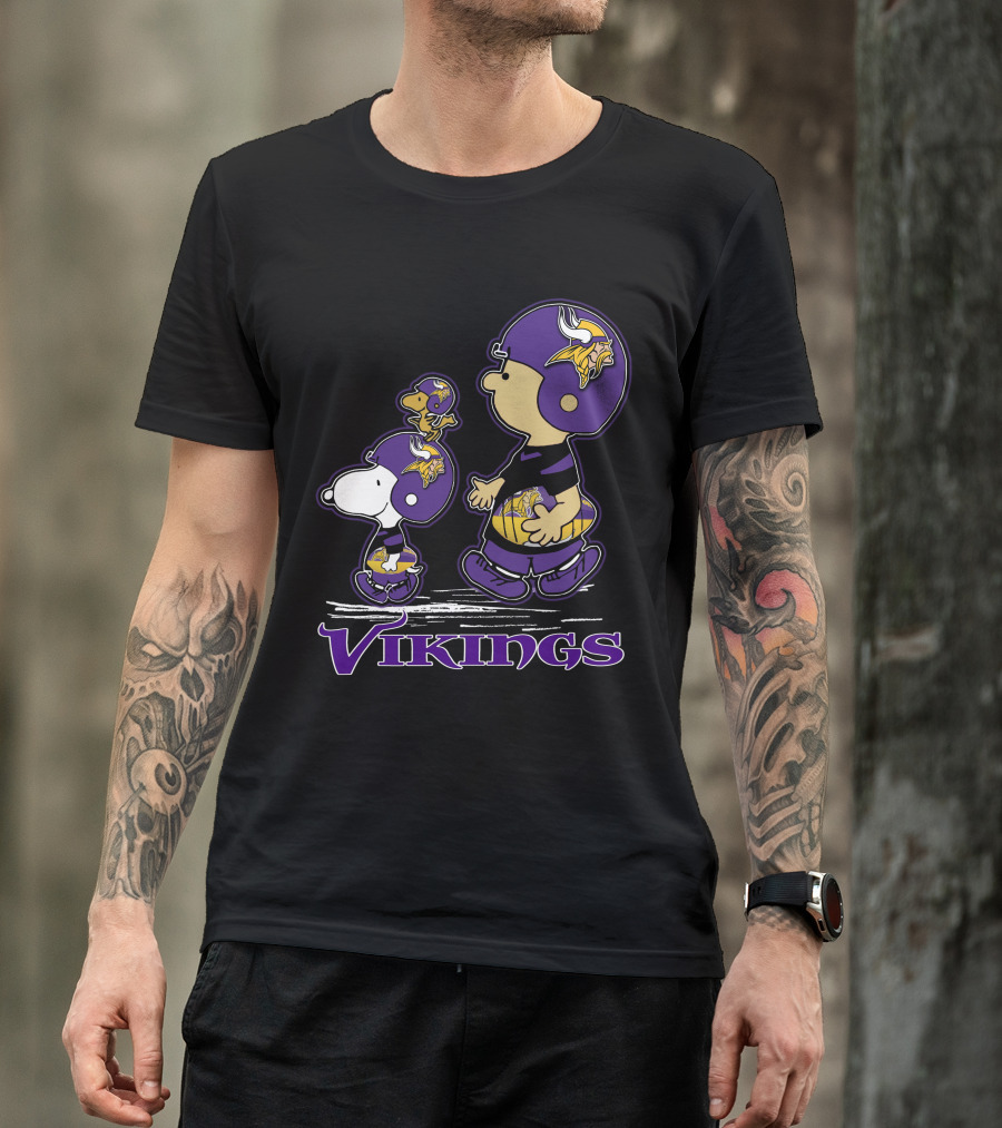 Snpfootball Minnesota Vikings Peanuts Characters Vikings Helmets T-Shirt