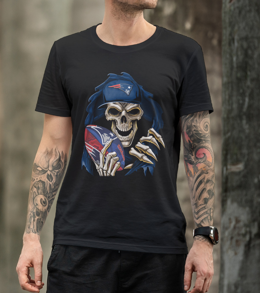 Skullbong New England Patriots Skeleton With Cap Holding Wilson Football T-Shirt