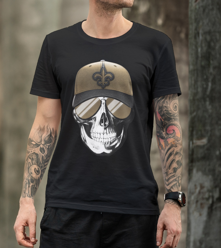 Skull V7 New Orleans Saints Fleur-de-Lis Hat And Sunglasses T-Shirt