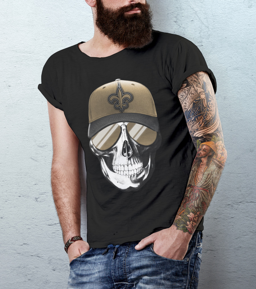 Skull V7 New Orleans Saints Fleur-de-Lis Hat And Sunglasses T-Shirt