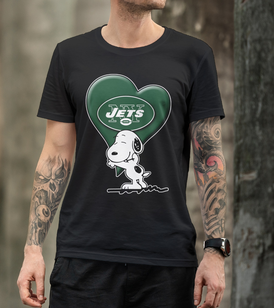 Snoopy Holding Heart Shaped New York Jets T-Shirt
