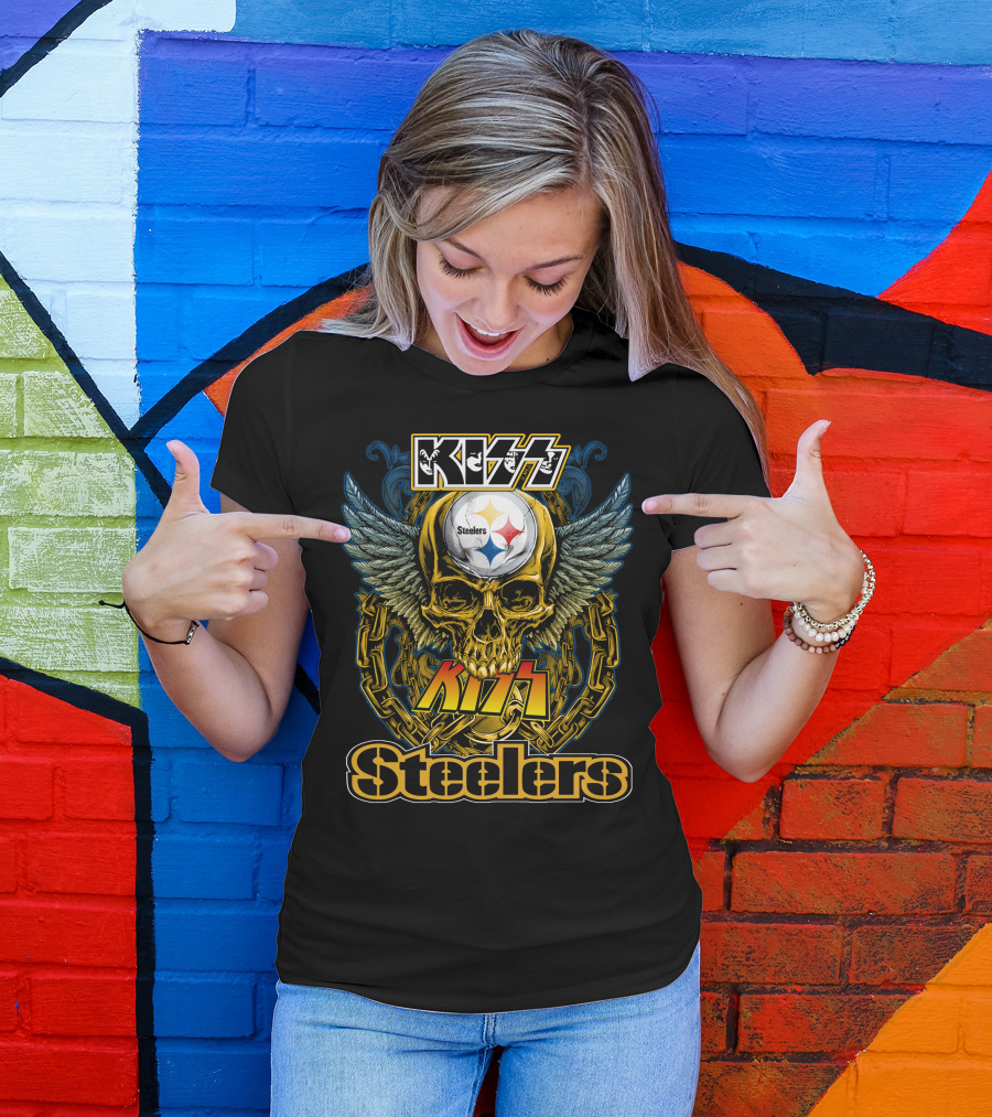 Kiss Steelers Skull Winged Helmet Chain Motif T-Shirt