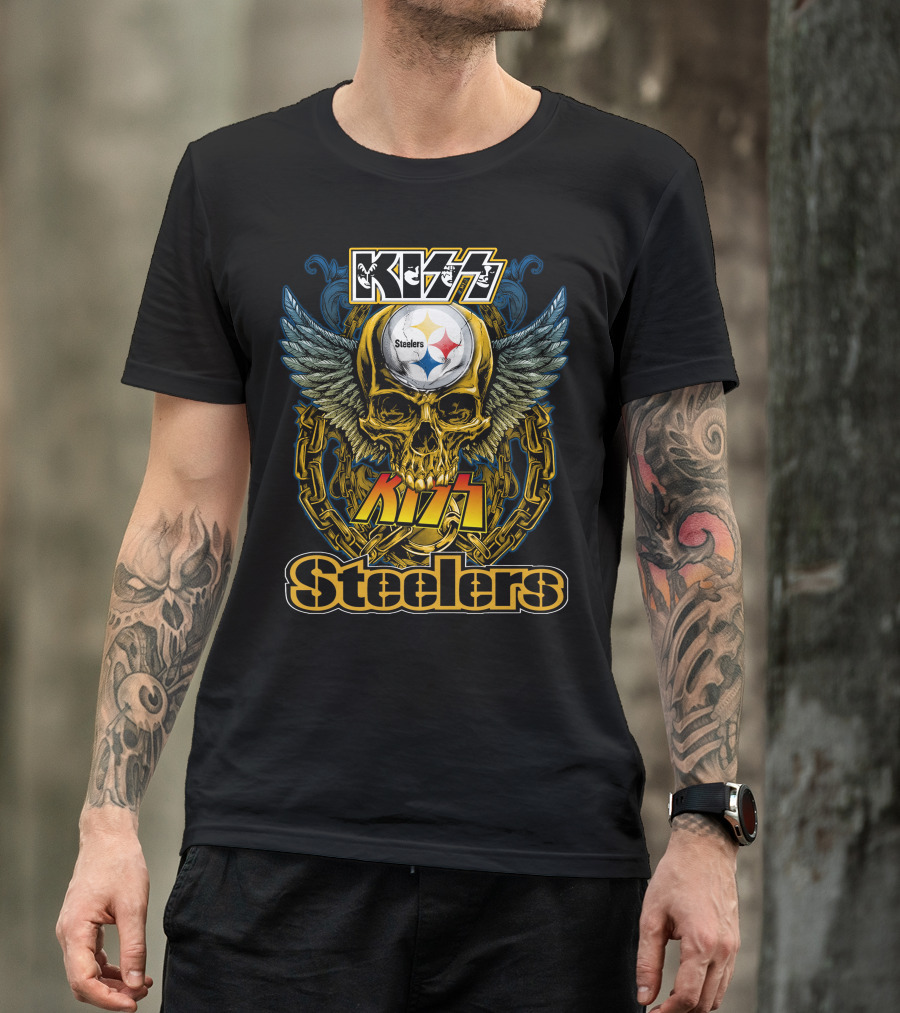Kiss Steelers Skull Winged Helmet Chain Motif T-Shirt