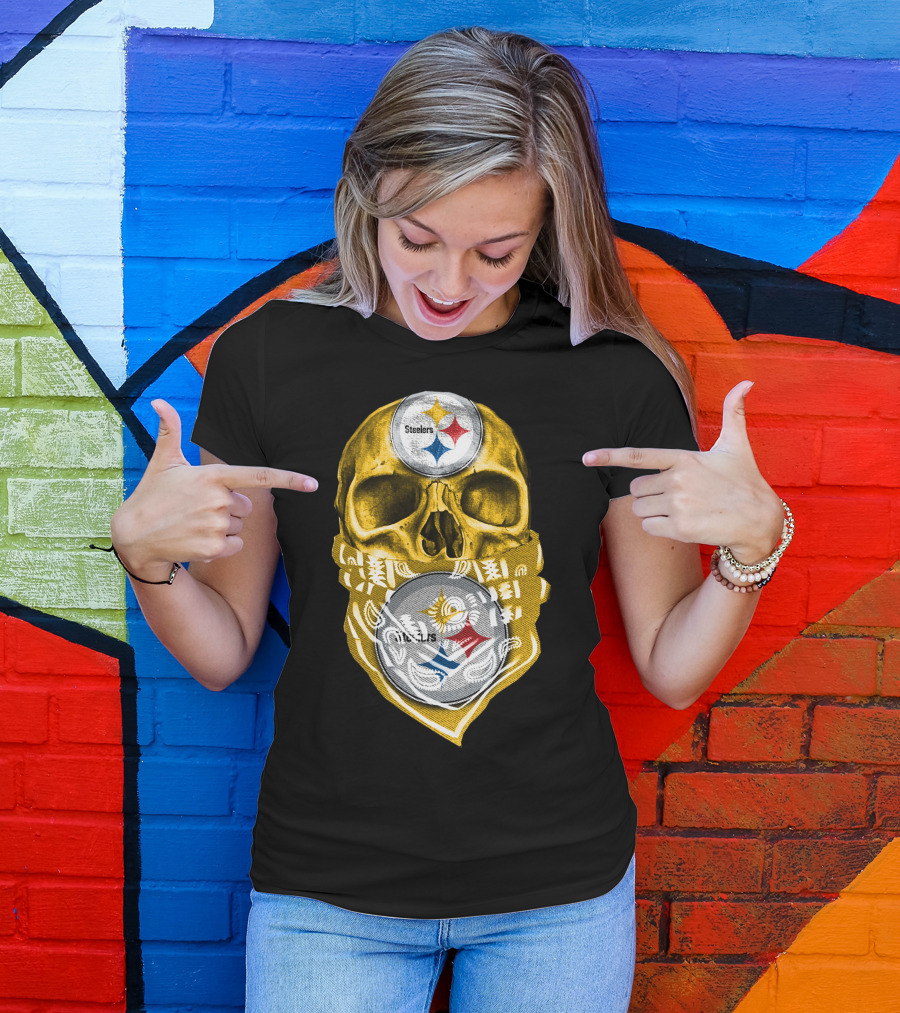 Skull V5 Steelers Bandana Logo Football Fan Gear T-Shirt