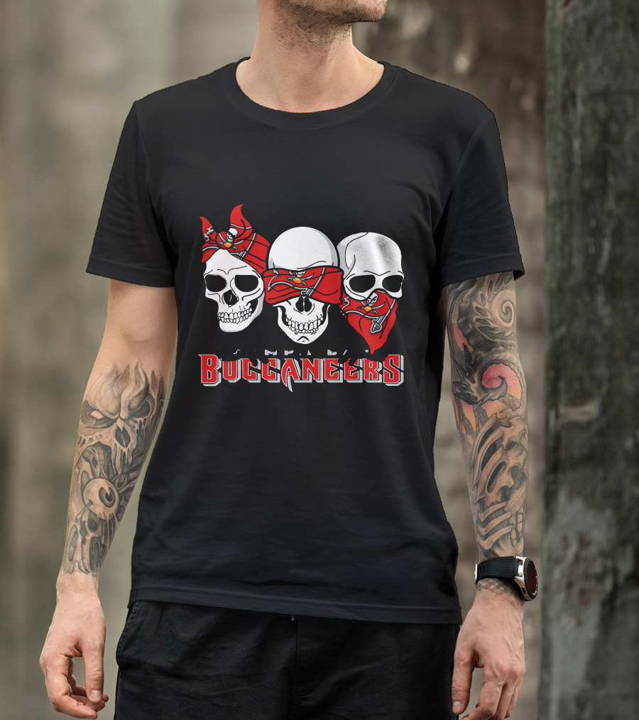 3 Skull NFL Buccaneers T-Shirt
