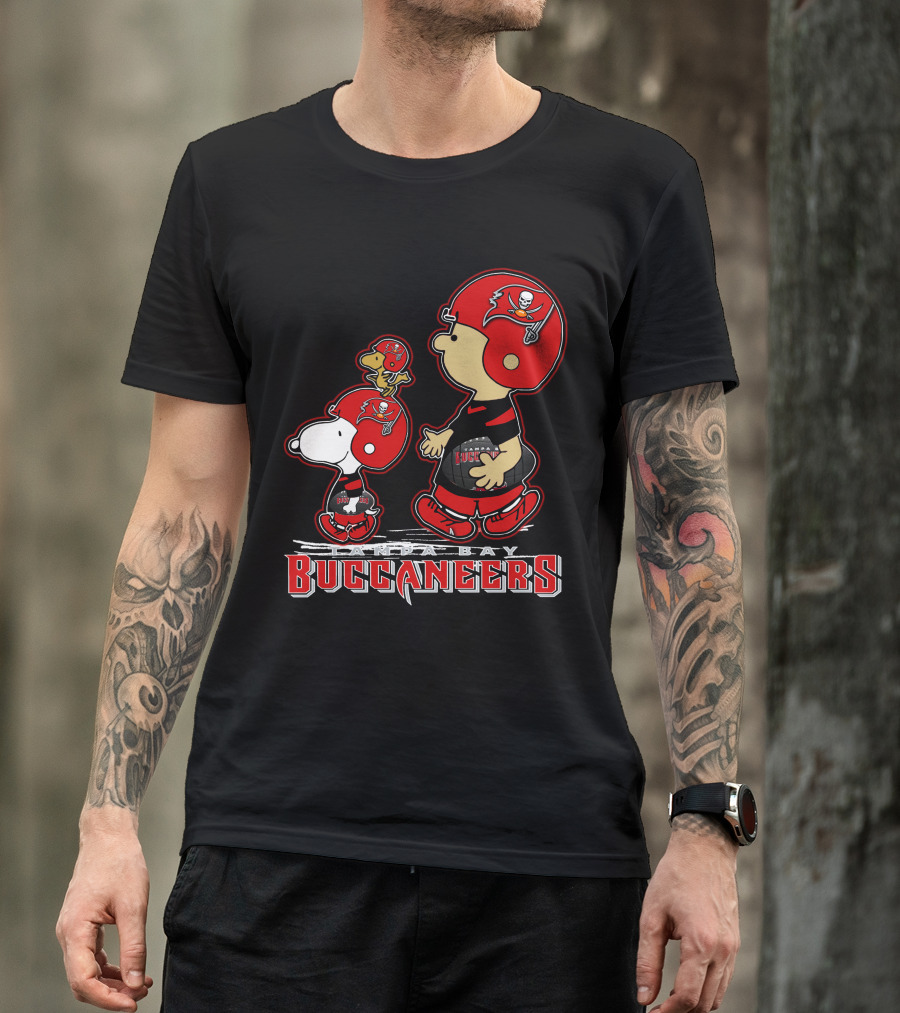 Tampa Bay Buccaneers Snpfootball Peanuts Characters T-Shirt