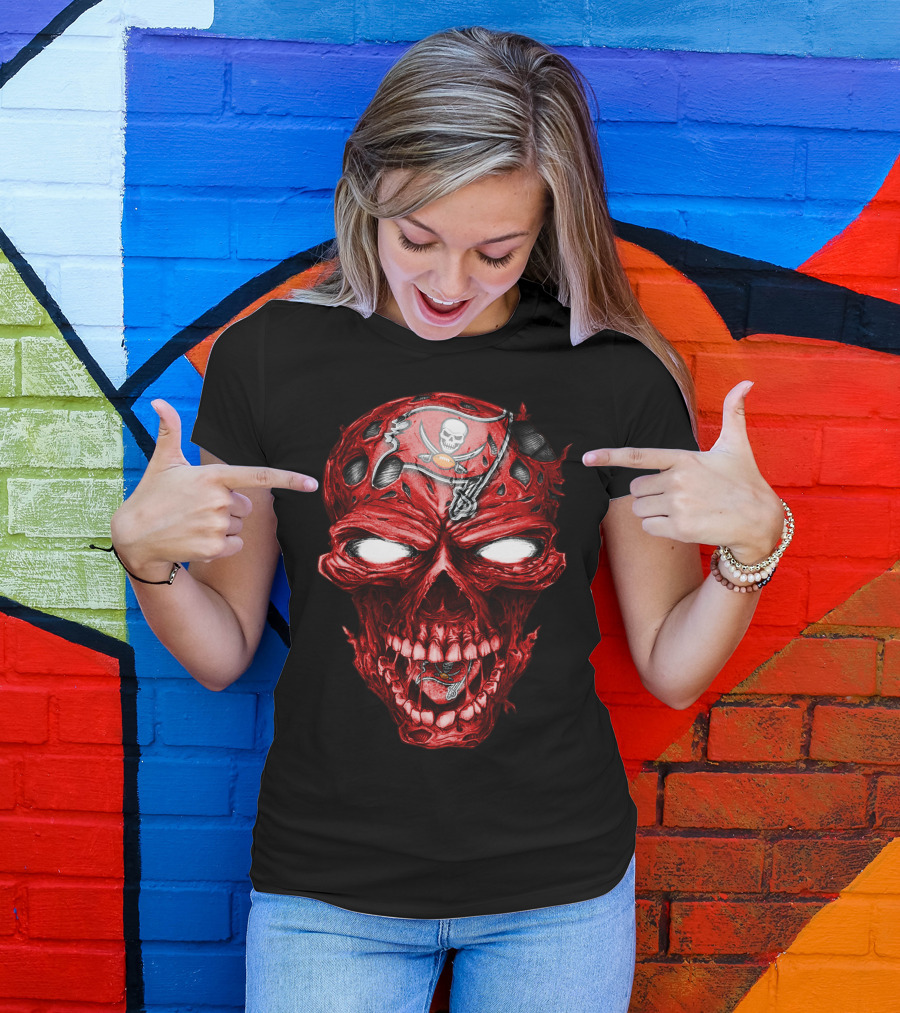Skull V2 Tampa Bay Buccaneers Logo Red Skull T-Shirt