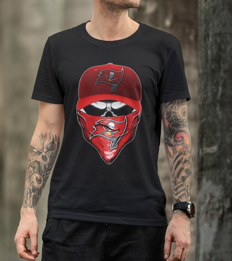 Tampa Bay Buccaneers Skull V6 Hat And Bandana T-Shirt