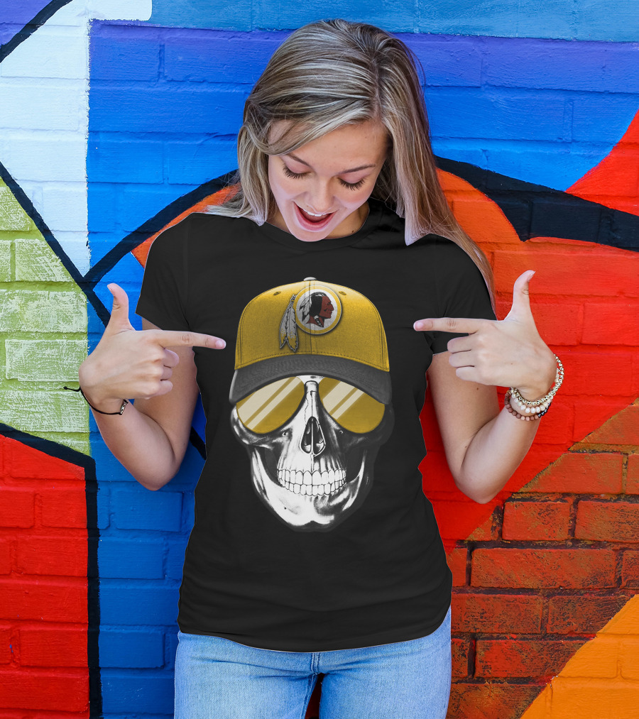 Skull V7 Washington Redskins Hat And Sunglasses T-Shirt