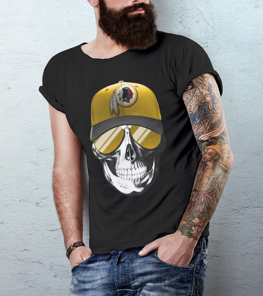 Skull V7 Washington Redskins Hat And Sunglasses T-Shirt