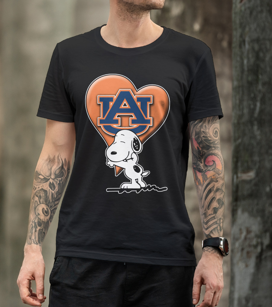 Snoopy Hugging Auburn Tigers Heart T-Shirt
