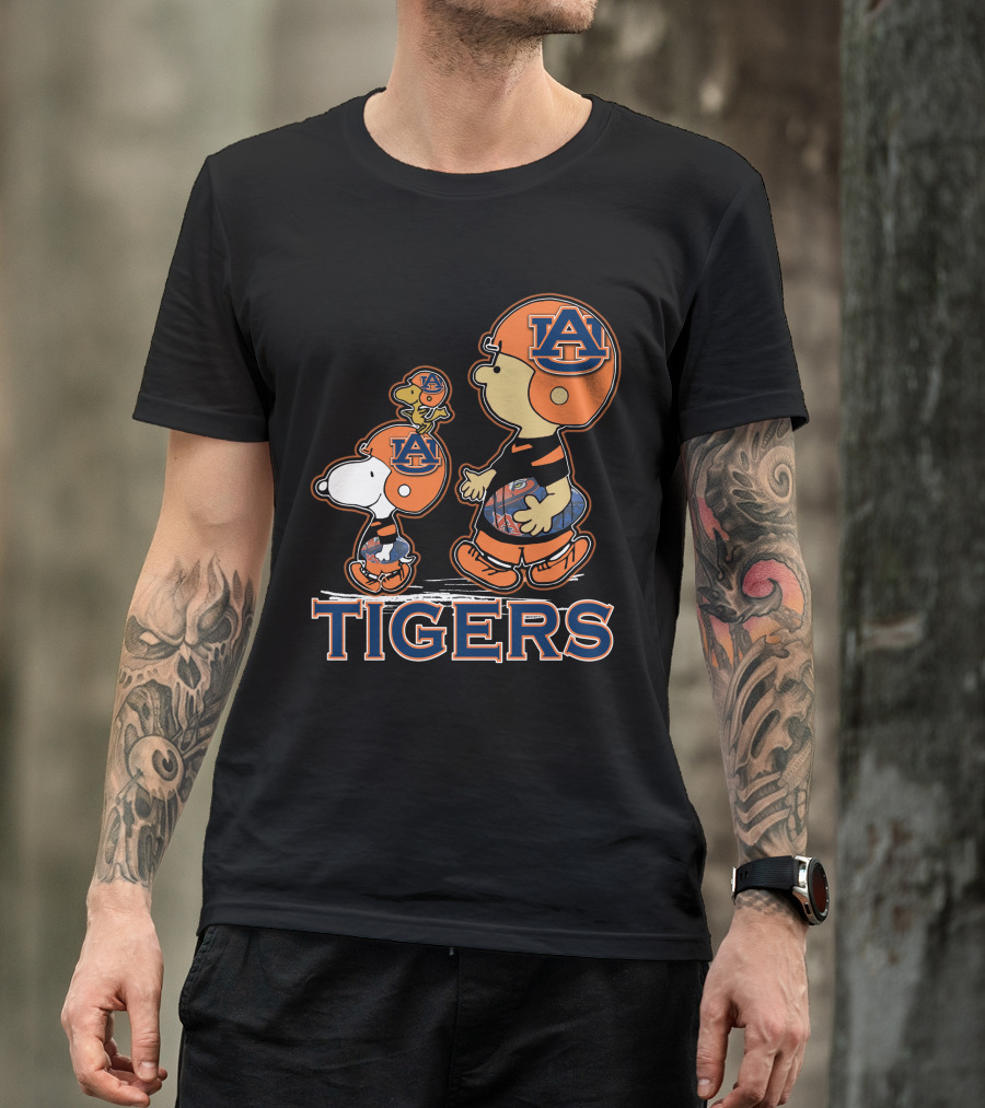 Snpfootball Auburn Tigers Peanuts Characters T-Shirt